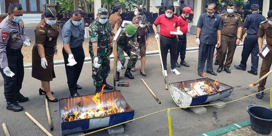 Sabu dan ribuan pil koplo dibakar Kejari Jembrana