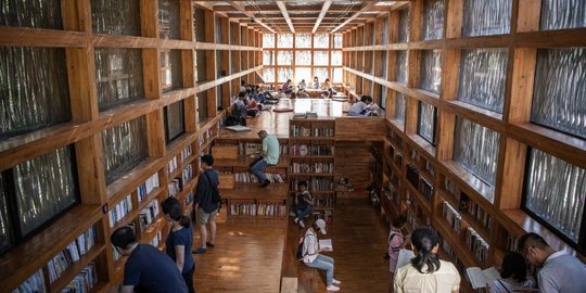 Menengok kenyamanan perpustakaan kayu di China