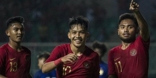 Witan Sulaiman dan Fadil Sausu berdoa untuk keselamatan keluarga di Palu