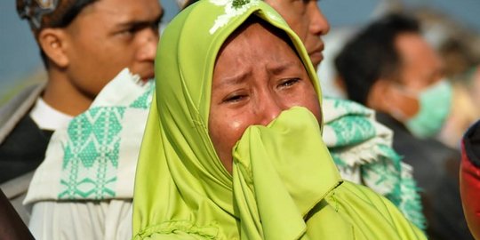 Tangis pilu keluarga korban gempa dan tsunami di Palu