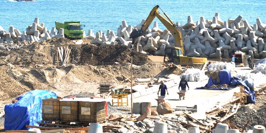 Pembangunan pelabuhan laut pengumpan di Sukabumi