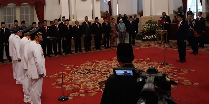 Presiden Jokowi lantik Gubernur-Wagub Kaltim dan Sumsel di Istana Negara