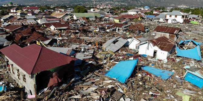 4 Bangunan kokoh di Indonesia hancur diguncang gempa dan tsunami