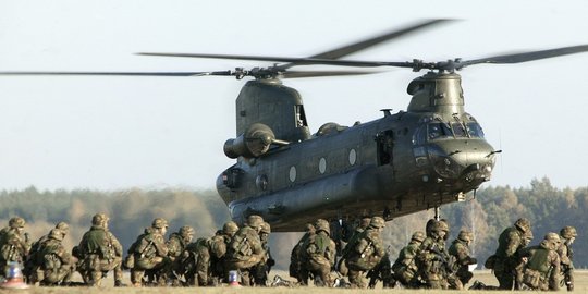 Inilah ketangguhan helikopter Chinook CH-47