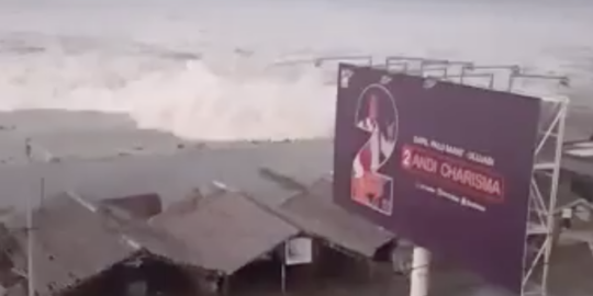 Ahli tsunami: Ada gempa selama 2 menit tak berhenti, jauhi pantai!