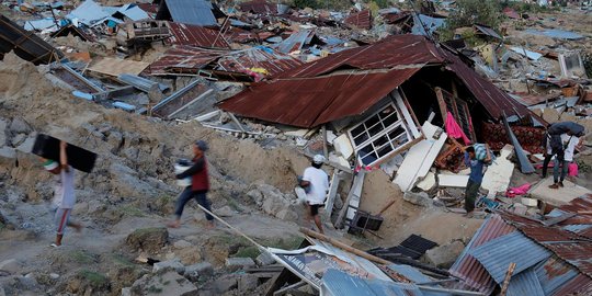 Melihat kerusakan akibat fenomena 'tanah bergerak' saat Gempa Palu