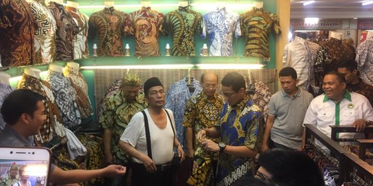 Di Thamrin City, Sandi tantang pengrajin ciptakan batik milenial