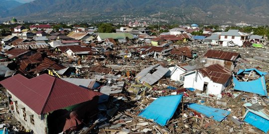 komando bantu korban gempa