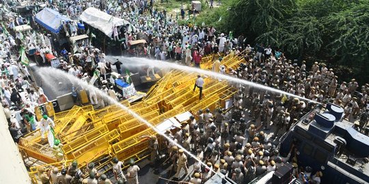 Demo tuntut kenaikan harga hasil panen, petani India bentrok dengan polisi