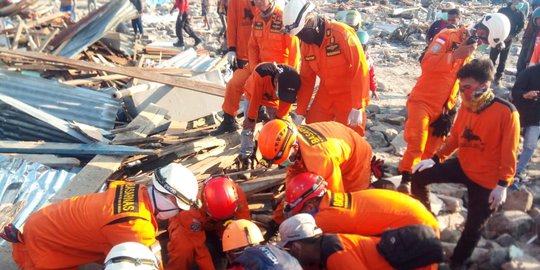 Potret kondisi Palu dimata korban gempa: Sekarang siapa kuat dia menang