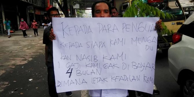 Gaji ditunggak 5 bulan, honorer RSUD Pirngadi Medan demo