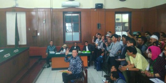 Kasus penipuan dan penggelapan, bos Pasar Turi divonis 2 tahun