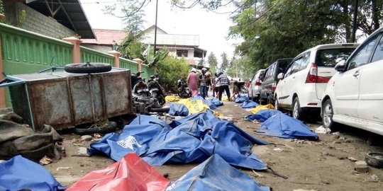 lagi liat ibu rev1