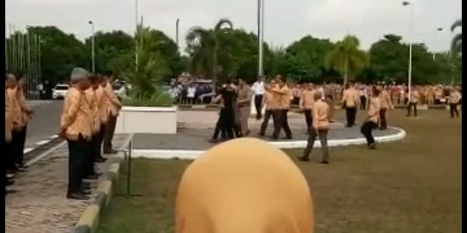 Wali Kota Prabumulih ribut dengan anak buah saat apel