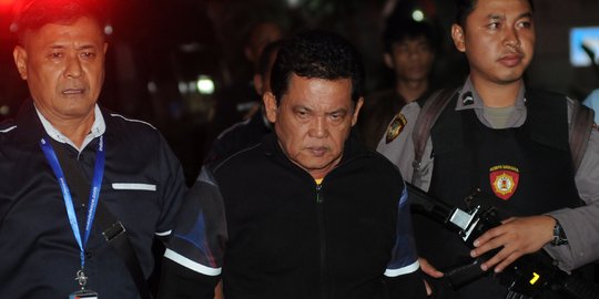 Ekspresi Wali Kota Pasuruan saat digelandang ke Gedung KPK