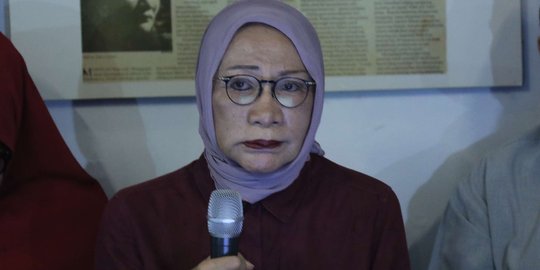 Masih diperiksa, Ratna Sarumpaet belum bisa dijenguk keluarga