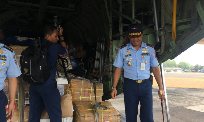 pengriman bantuan logistik ke palu