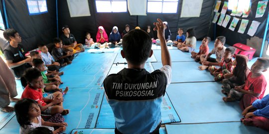 Trauma healing untuk anak-anak korban gempa Palu