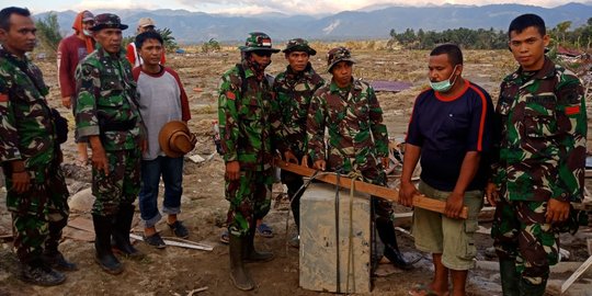 Evakuasi GPI Djono Oge di Sigi, TNI temukan brankas berisi uang Rp 1 miliar