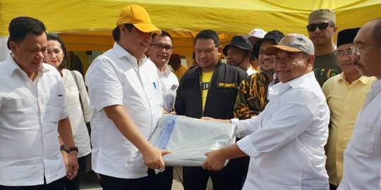 Golkar kirim tenda dan genset agar pengungsi Palu bisa berkomunikasi dengan keluarga