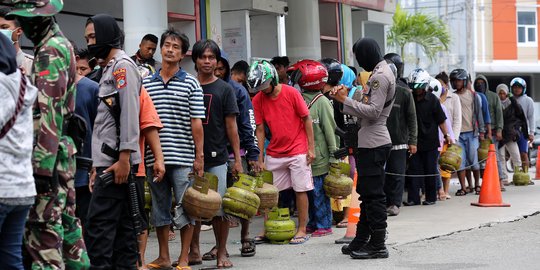 Polisi dan TNI jaga ketat operasi pasar elpiji pascagempa dan tsunami Palu