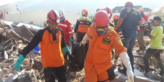 Enam korban ditemukan di Palu, tiga kondisi tidak utuh