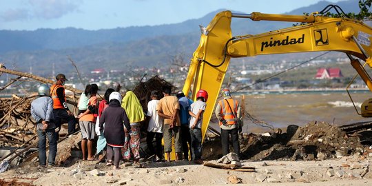 Korban meninggal akibat gempa dan tsunami di Sulteng mencapai 2.002 orang