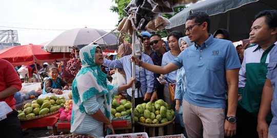 Blusukan ke Pasar Tugu Lampung, Sandi diingatkan harus jadi pelayan rakyat