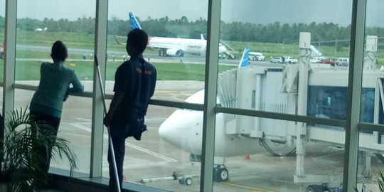 Ada pesawat pecah ban, Bandara Supadio Pontianak sempat tutup 45 menit