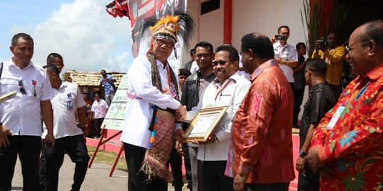 Jalan menuju Maybrat yang kini sudah bagus