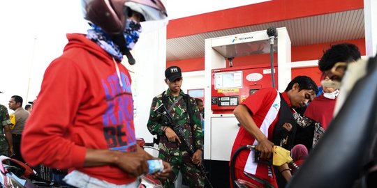 Pemerintah batalkan rencana kenaikan harga Premium menjadi Rp 7.000 per liter