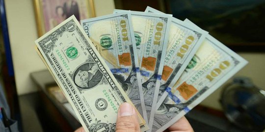 Siang ini, Rupiah makin terperosok ke level Rp 15.266 per USD