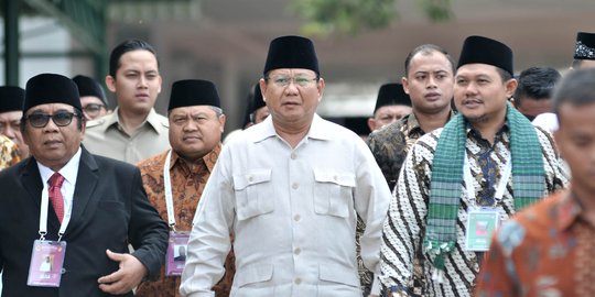 Keakraban Prabowo saat hadiri Rakernas LDII
