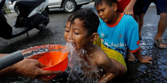 Cara anak-anak korban gempa Palu menghibur diri di pengungsian