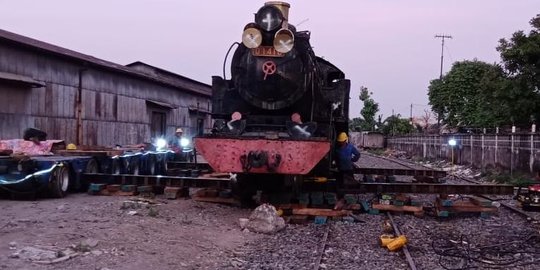 2 Tahun mangkrak, lokomotif kuno pesanan Jokowi akan dibawa ke Balai Yasa Yogyakarta