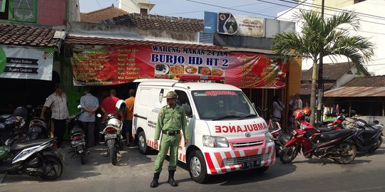 Diduga sakit jantung, Budi tewas saat makan di warung langganan