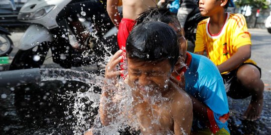 Anak-anak korban gempa di Palu ikuti program trauma healing