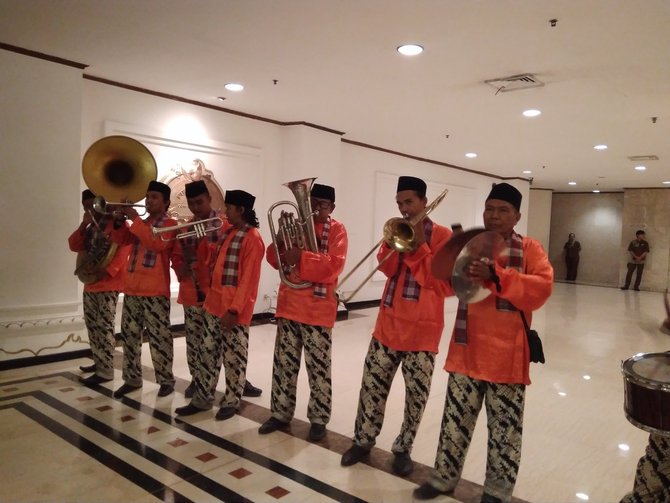 prabowo joget disambut tanjidor di acara pim