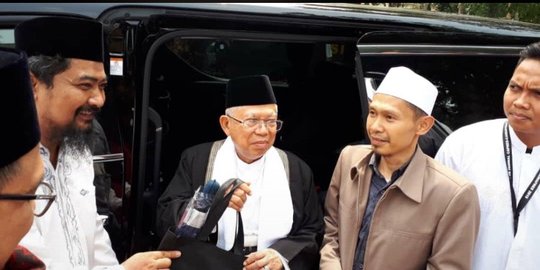 Datangi pesantren di BSD, Ma'ruf Amin minta doa restu jadi cawapres