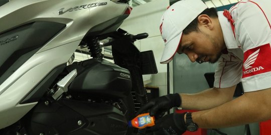 Oli transmisi khusus untuk motor Honda Vario 150, PCX, dan Forza, ungkap kelebihannya