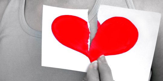 7 Jenis patah hati yang dirasakan hampir semua orang di usia 20-an