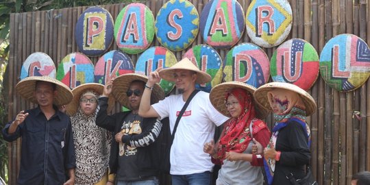 Pasar Cikundul berbagi kebahagiaan ke masyarakat Sukabumi