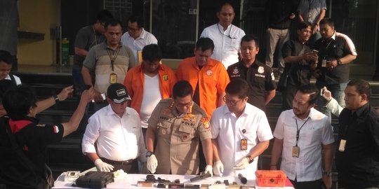 16 Jam mengungkap kasus peluru nyasar di gedung DPR