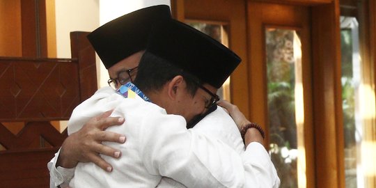 Sandi kangen-kangenan dengan Anies di rumah Prabowo: Gimana enak jomblo?