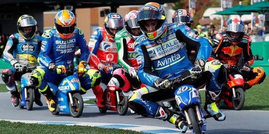 Kelucuan aksi pembalap MotoGP naik motor mungil