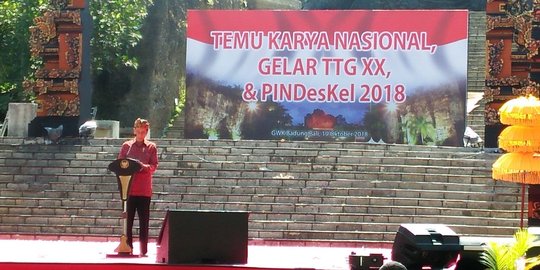 Di depan 7.000 kades dan lurah, Jokowi janjikan dana kelurahan