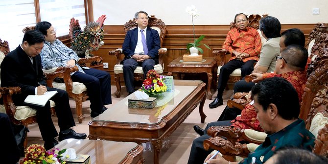 Gubernur Koster ancam tindak tegas pelancong asal China penjual tiket murah ke Bali
