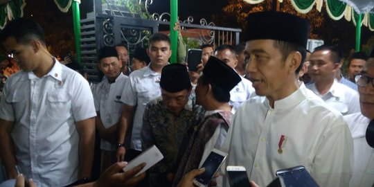 Kunjungi pesantren Girikusumo Demak, Jokowi janji beri perhatian santri