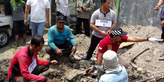 Polda Jateng gelar rekonstruksi kasus air PDAM Solo berwarna merah