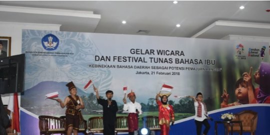 Bahasa dan Sastra Indonesia sebagai Identitas Bangsa